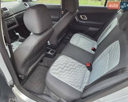 Шкода Фабія, об'ємом двигуна 1.4 л та пробігом 172 тис. км за 6550 $, фото 19 на Automoto.ua