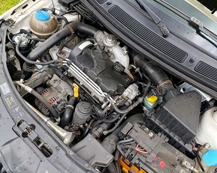 Шкода Фабия, объемом двигателя 1.4 л и пробегом 264 тыс. км за 4500 $, фото 5 на Automoto.ua