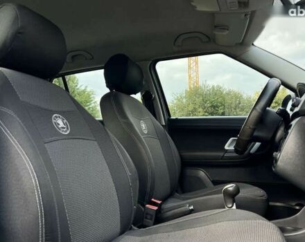 Шкода Фабия, объемом двигателя 1.4 л и пробегом 245 тыс. км за 5200 $, фото 16 на Automoto.ua