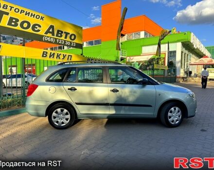 Шкода Фабия, объемом двигателя 1.4 л и пробегом 181 тыс. км за 6400 $, фото 4 на Automoto.ua