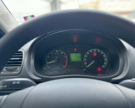 Шкода Фабия, объемом двигателя 1.4 л и пробегом 210 тыс. км за 5400 $, фото 25 на Automoto.ua