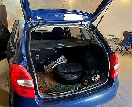 Шкода Фабия, объемом двигателя 1.2 л и пробегом 328 тыс. км за 5500 $, фото 3 на Automoto.ua