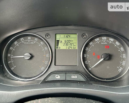 Шкода Фабия, объемом двигателя 1.2 л и пробегом 238 тыс. км за 6300 $, фото 7 на Automoto.ua