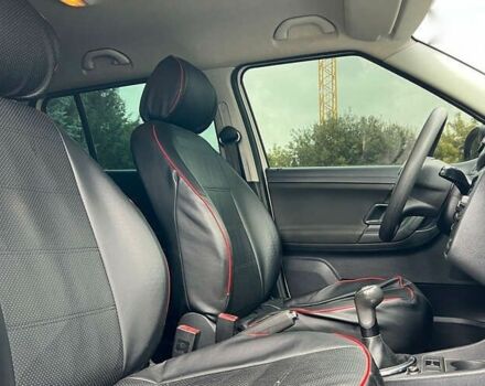 Шкода Фабия, объемом двигателя 1.2 л и пробегом 102 тыс. км за 5500 $, фото 17 на Automoto.ua