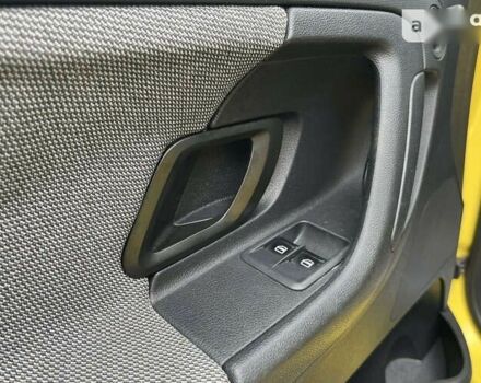 Шкода Фабия, объемом двигателя 1.2 л и пробегом 178 тыс. км за 5700 $, фото 7 на Automoto.ua