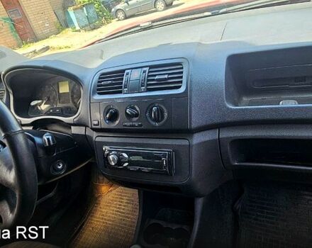 Шкода Фабия, объемом двигателя 1.4 л и пробегом 180 тыс. км за 2380 $, фото 3 на Automoto.ua