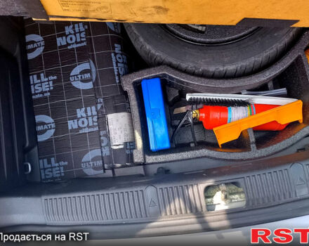 Шкода Фабия, объемом двигателя 1.6 л и пробегом 240 тыс. км за 5950 $, фото 3 на Automoto.ua