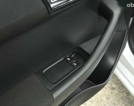 Шкода Фабія, об'ємом двигуна 1.4 л та пробігом 238 тис. км за 8599 $, фото 12 на Automoto.ua
