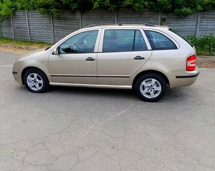Шкода Фабия, объемом двигателя 1.4 л и пробегом 180 тыс. км за 4100 $, фото 1 на Automoto.ua