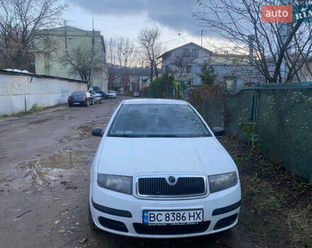 Шкода Фабия, объемом двигателя 1.4 л и пробегом 350 тыс. км за 3200 $, фото 1 на Automoto.ua