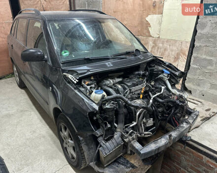 Шкода Фабия, объемом двигателя 1.4 л и пробегом 200 тыс. км за 2800 $, фото 1 на Automoto.ua