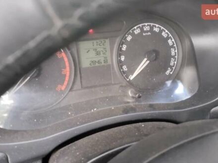 Шкода Фабия 2008 в Украинке на Automoto.ua Шкода Фабия, объемом двигателя 1.39 л и пробегом 280 тыс. км за 5200 $, фото 1 на Automoto.ua