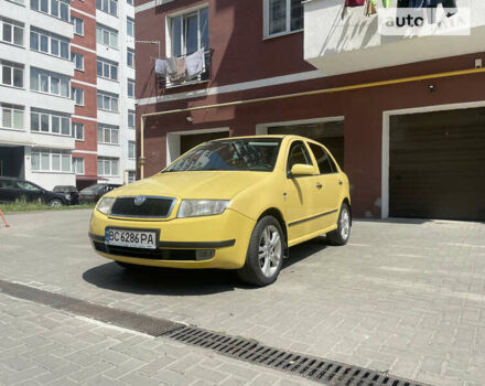 Жовтий Шкода Фабія, об'ємом двигуна 1.4 л та пробігом 200 тис. км за 2999 $, фото 2 на Automoto.ua