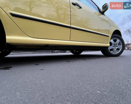Жовтий Шкода Фабія, об'ємом двигуна 1.4 л та пробігом 223 тис. км за 4200 $, фото 4 на Automoto.ua