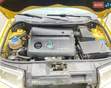 Желтый Шкода Фабия, объемом двигателя 1.39 л и пробегом 265 тыс. км за 2700 $, фото 22 на Automoto.ua