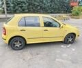 Желтый Шкода Фабия, объемом двигателя 1.39 л и пробегом 265 тыс. км за 2700 $, фото 7 на Automoto.ua