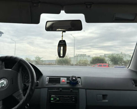 Желтый Шкода Фабия, объемом двигателя 1.39 л и пробегом 250 тыс. км за 2400 $, фото 10 на Automoto.ua