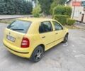 Желтый Шкода Фабия, объемом двигателя 1.39 л и пробегом 265 тыс. км за 2700 $, фото 3 на Automoto.ua