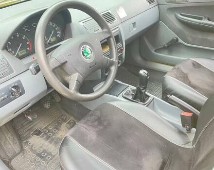 Желтый Шкода Фабия, объемом двигателя 1.39 л и пробегом 265 тыс. км за 2700 $, фото 14 на Automoto.ua