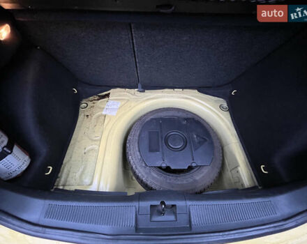 Жовтий Шкода Фабія, об'ємом двигуна 1.4 л та пробігом 223 тис. км за 4200 $, фото 11 на Automoto.ua