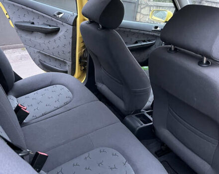Жовтий Шкода Фабія, об'ємом двигуна 1.4 л та пробігом 223 тис. км за 4200 $, фото 16 на Automoto.ua