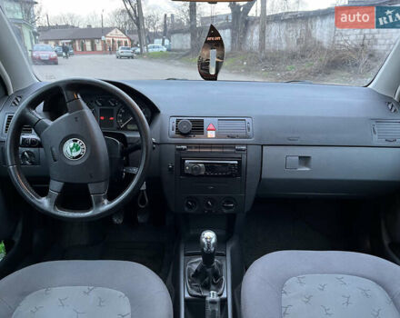 Жовтий Шкода Фабія, об'ємом двигуна 1.4 л та пробігом 223 тис. км за 4200 $, фото 13 на Automoto.ua