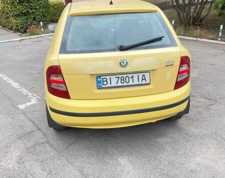 Желтый Шкода Фабия, объемом двигателя 1.39 л и пробегом 265 тыс. км за 2700 $, фото 4 на Automoto.ua