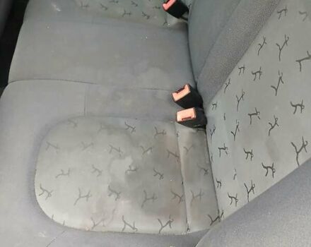 Желтый Шкода Фабия, объемом двигателя 1.4 л и пробегом 208 тыс. км за 3100 $, фото 6 на Automoto.ua