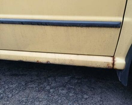 Желтый Шкода Фабия, объемом двигателя 1.4 л и пробегом 208 тыс. км за 3100 $, фото 4 на Automoto.ua