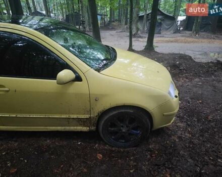 Жовтий Шкода Фабія, об'ємом двигуна 1.9 л та пробігом 252 тис. км за 3500 $, фото 5 на Automoto.ua