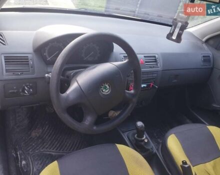 Жовтий Шкода Фабія, об'ємом двигуна 1.2 л та пробігом 245 тис. км за 2800 $, фото 3 на Automoto.ua