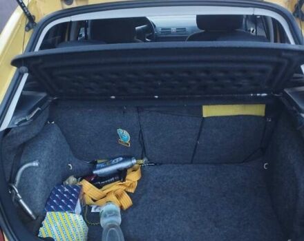 Жовтий Шкода Фабія, об'ємом двигуна 1.2 л та пробігом 245 тис. км за 2800 $, фото 2 на Automoto.ua