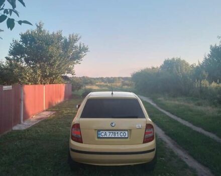 Желтый Шкода Фабия, объемом двигателя 1.2 л и пробегом 278 тыс. км за 3700 $, фото 6 на Automoto.ua