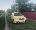 Желтый Шкода Фабия, объемом двигателя 1.2 л и пробегом 278 тыс. км за 3700 $, фото 2 на Automoto.ua