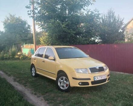 Желтый Шкода Фабия, объемом двигателя 1.2 л и пробегом 278 тыс. км за 3700 $, фото 1 на Automoto.ua