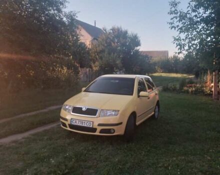 Желтый Шкода Фабия, объемом двигателя 1.2 л и пробегом 278 тыс. км за 3700 $, фото 4 на Automoto.ua