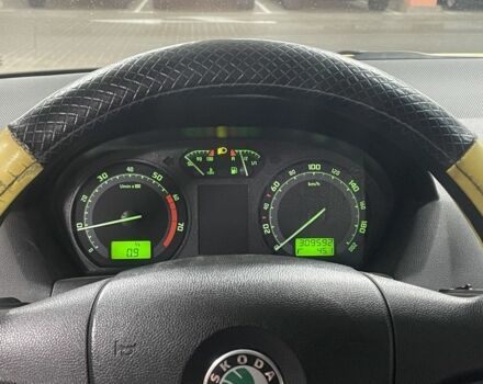 Жовтий Шкода Фабія, об'ємом двигуна 1.2 л та пробігом 308 тис. км за 2950 $, фото 5 на Automoto.ua