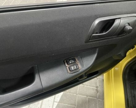 Жовтий Шкода Фабія, об'ємом двигуна 1.2 л та пробігом 308 тис. км за 2950 $, фото 4 на Automoto.ua