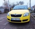 Желтый Шкода Фабия, объемом двигателя 1.2 л и пробегом 176 тыс. км за 5000 $, фото 1 на Automoto.ua