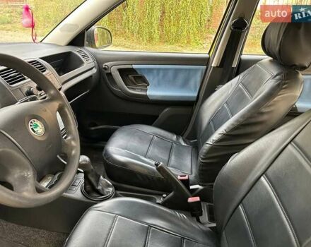 Жовтий Шкода Фабія, об'ємом двигуна 1.2 л та пробігом 170 тис. км за 4700 $, фото 4 на Automoto.ua