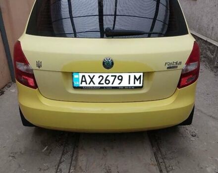 Желтый Шкода Фабия, объемом двигателя 1.2 л и пробегом 182 тыс. км за 4500 $, фото 3 на Automoto.ua