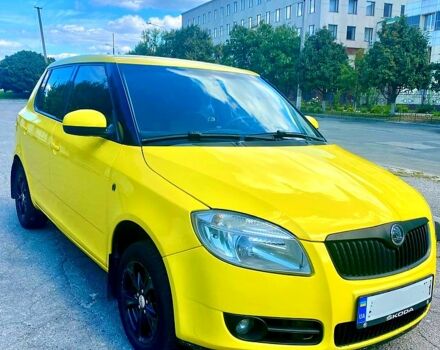 Желтый Шкода Фабия, объемом двигателя 16 л и пробегом 175 тыс. км за 6300 $, фото 1 на Automoto.ua