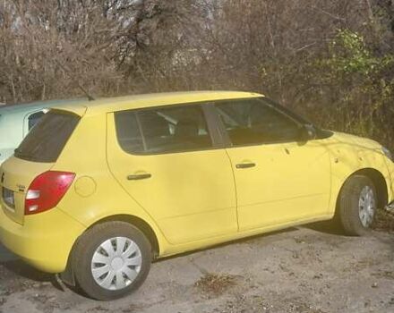 Жовтий Шкода Фабія, об'ємом двигуна 1.2 л та пробігом 203 тис. км за 4900 $, фото 1 на Automoto.ua