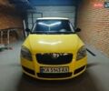 Желтый Шкода Фабия, объемом двигателя 1.2 л и пробегом 231 тыс. км за 3990 $, фото 1 на Automoto.ua