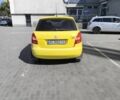 Желтый Шкода Фабия, объемом двигателя 1.4 л и пробегом 320 тыс. км за 4050 $, фото 1 на Automoto.ua