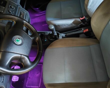 Желтый Шкода Фабия, объемом двигателя 1.2 л и пробегом 182 тыс. км за 3999 $, фото 7 на Automoto.ua