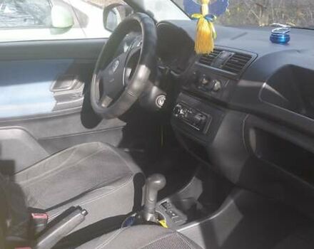 Жовтий Шкода Фабія, об'ємом двигуна 1.2 л та пробігом 203 тис. км за 4900 $, фото 6 на Automoto.ua