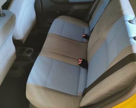 Жовтий Шкода Фабія, об'ємом двигуна 1.2 л та пробігом 182 тис. км за 3999 $, фото 10 на Automoto.ua