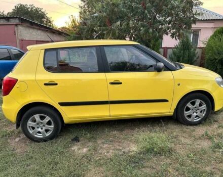Желтый Шкода Фабия, объемом двигателя 1.2 л и пробегом 170 тыс. км за 4700 $, фото 1 на Automoto.ua