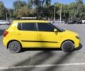 Шкода Фабія 2008 у Кам'янське (Дніпродзержинськ) на Automoto.ua Жовтий Шкода Фабія, об'ємом двигуна 1.4 л та пробігом 320 тис. км за 4050 $, фото 2 на Automoto.ua